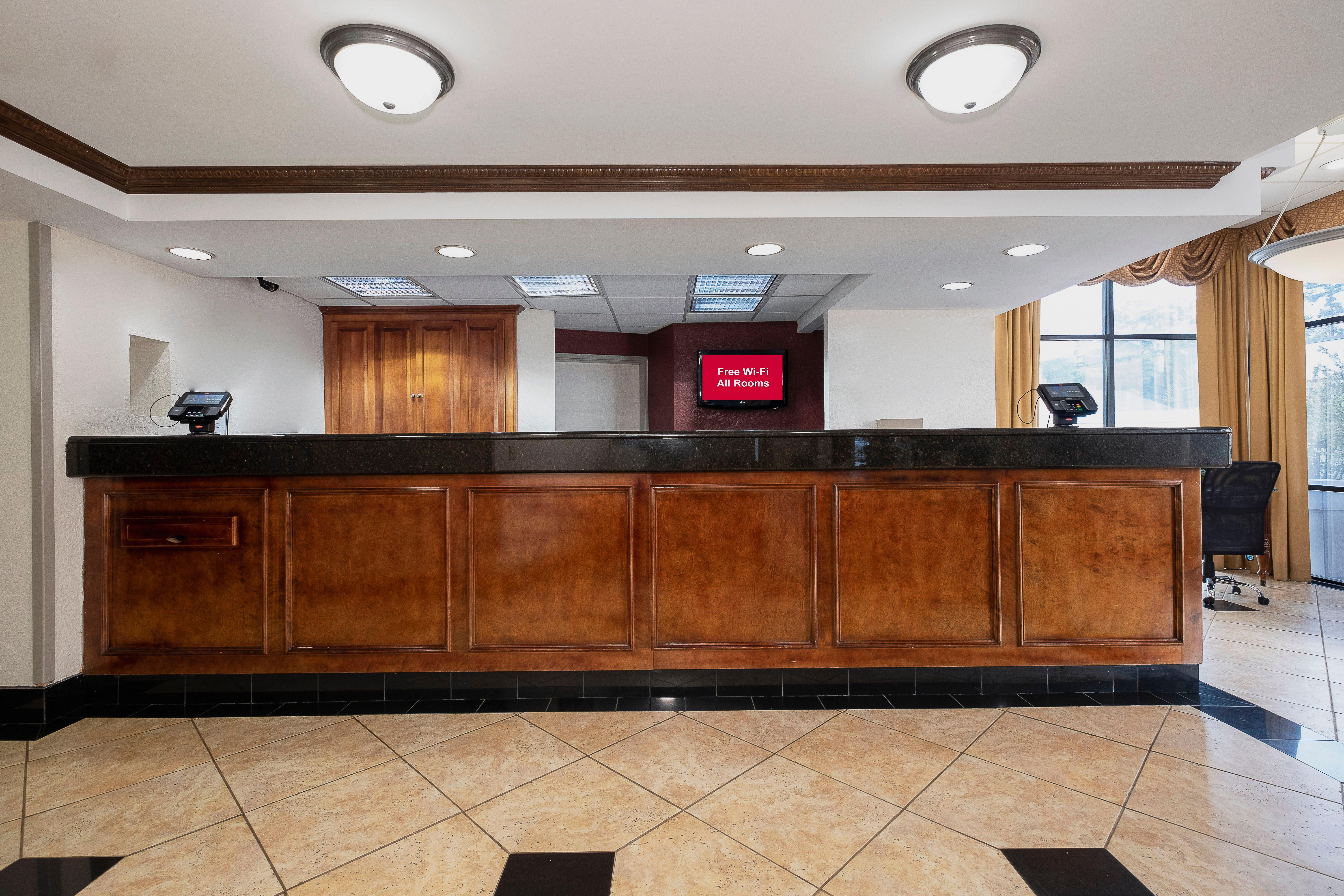 Red Roof Inn & Suites Μαίηκον Εξωτερικό φωτογραφία