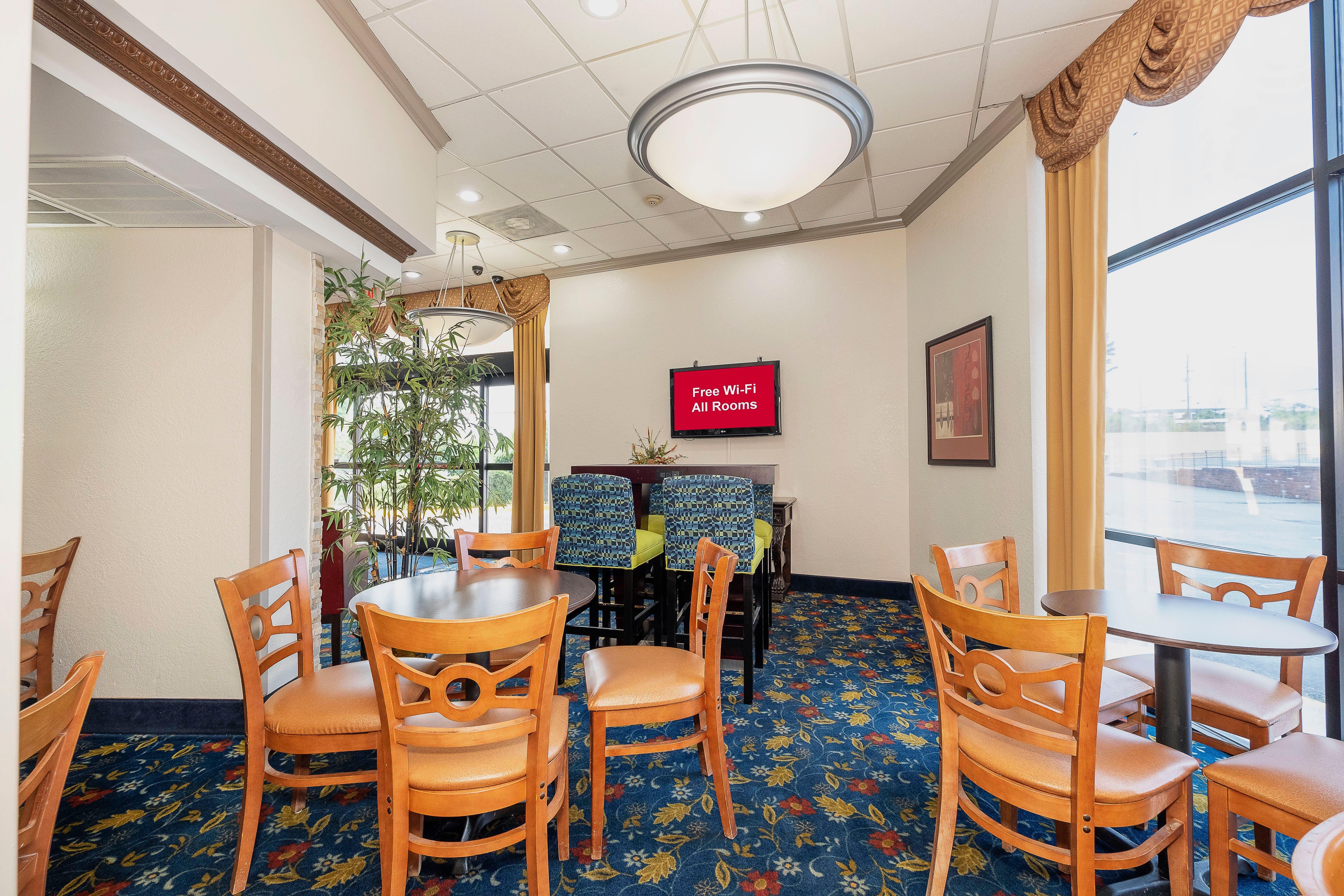 Red Roof Inn & Suites Μαίηκον Εξωτερικό φωτογραφία