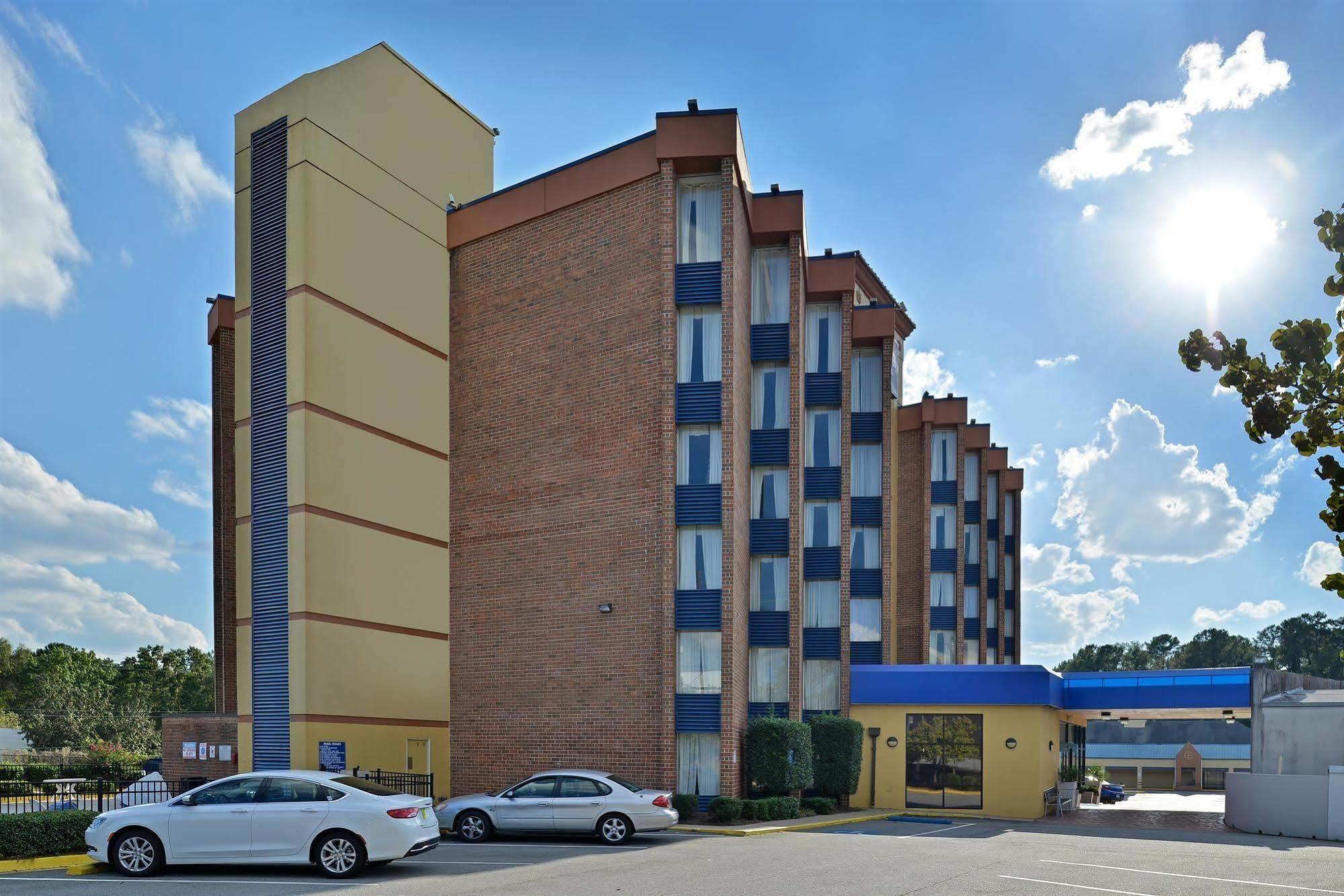 Red Roof Inn & Suites Μαίηκον Εξωτερικό φωτογραφία