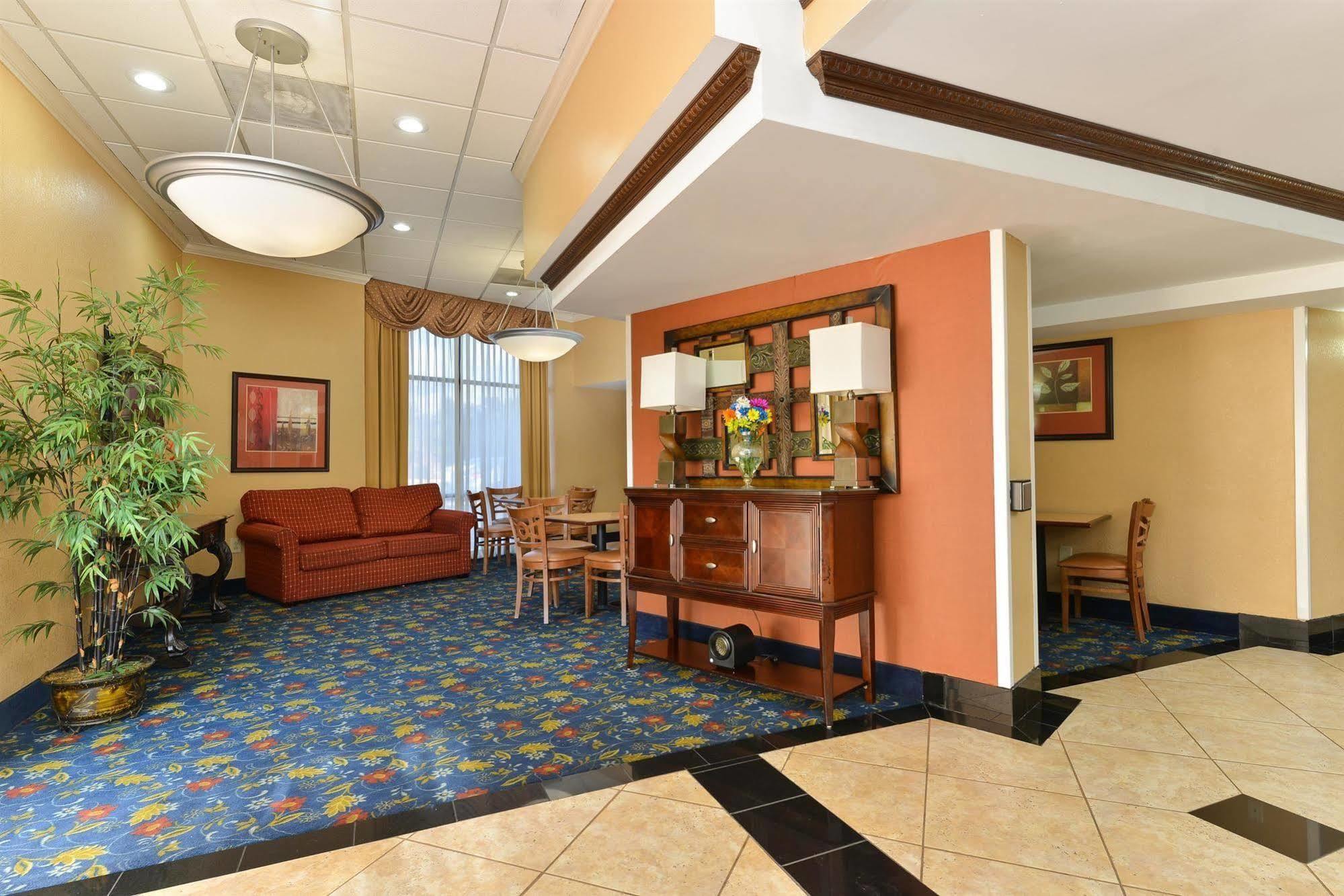 Red Roof Inn & Suites Μαίηκον Εξωτερικό φωτογραφία