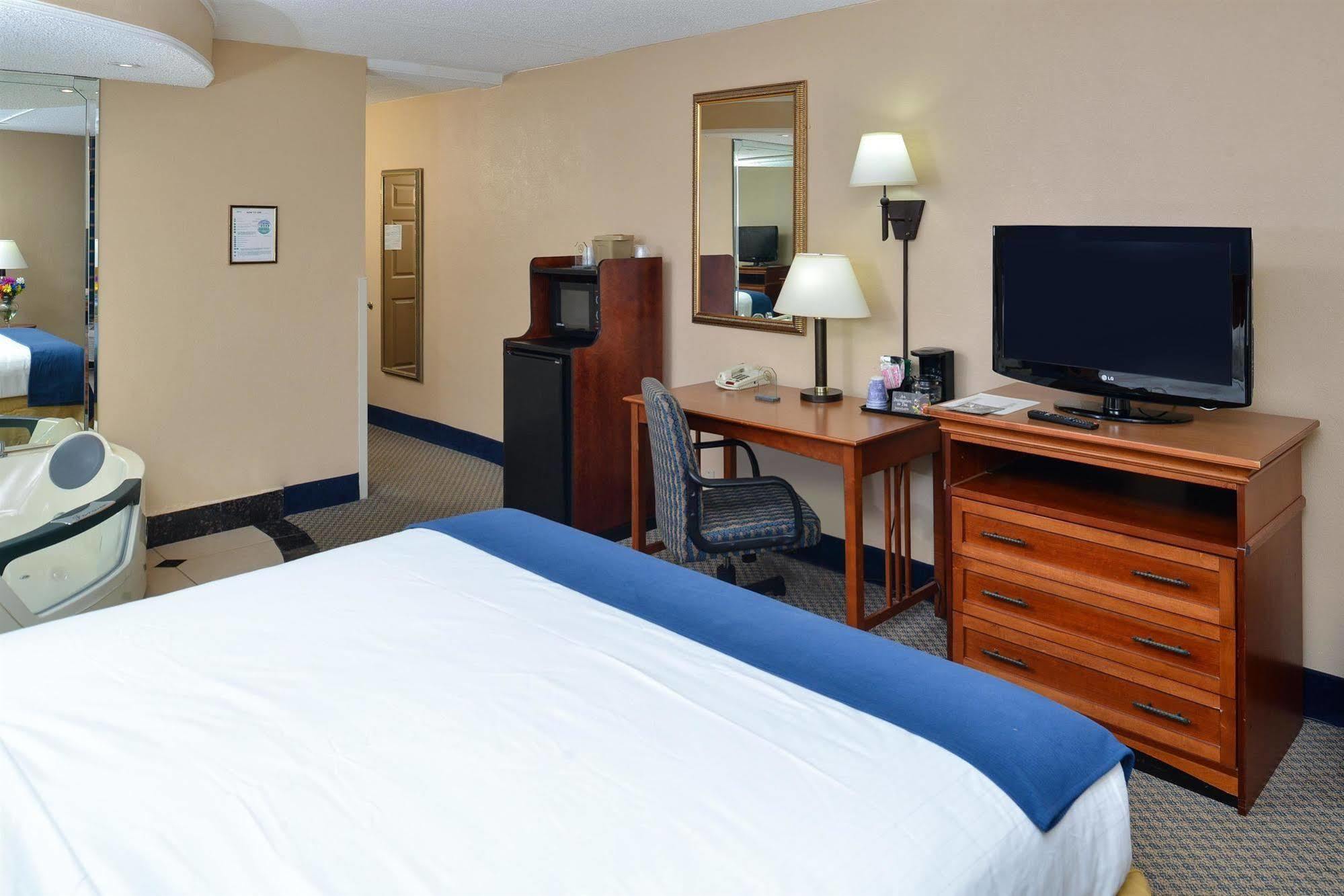 Red Roof Inn & Suites Μαίηκον Εξωτερικό φωτογραφία